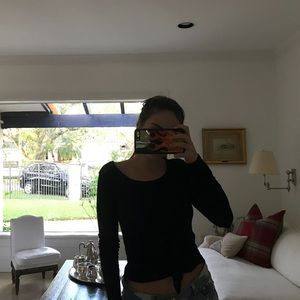 Black long sleeve tee